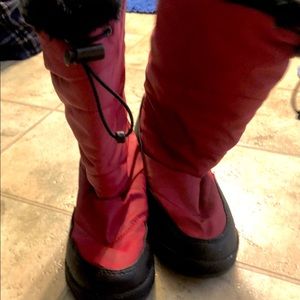 Red Totes snow boots